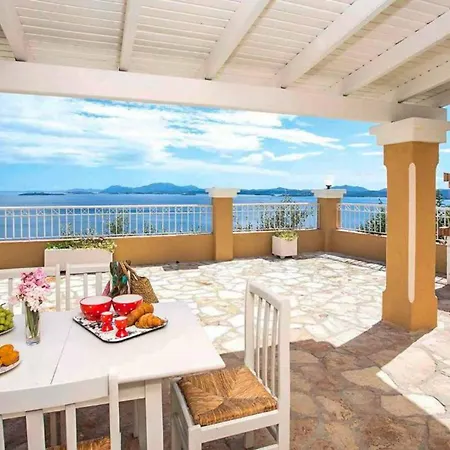 Villa Elena Costa *